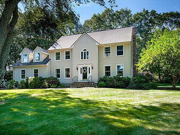 3rd image of 34 Wildwood Ct