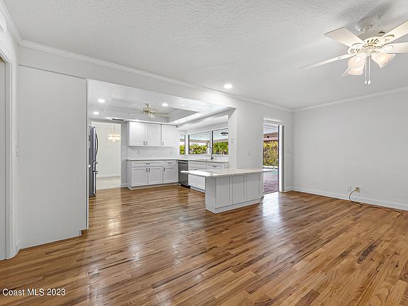 5th image of 285 Cherry Dr