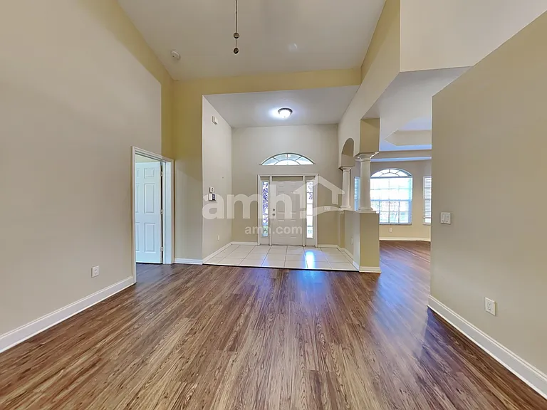 2187 SW Algiers St — Photo 4