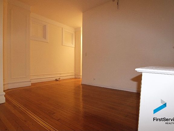 2nd image of 140 W 71st St #2GG