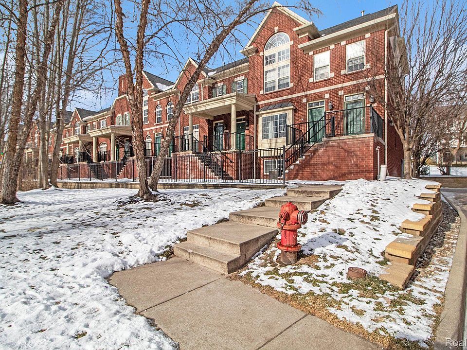 1st image of 625 Village Ln