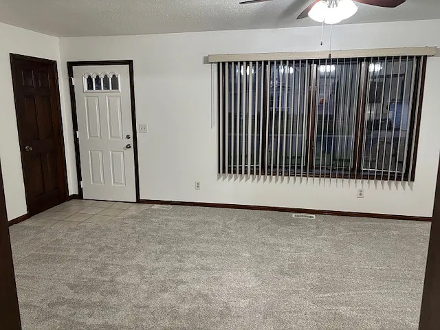 2 bed, 1400 sqft, $1,700 — Photo 3