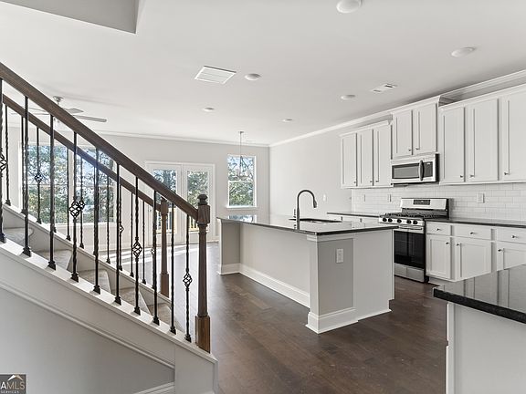 5th image of 5903 Spring Way