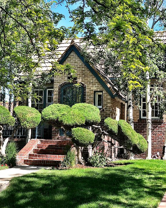 1st image of 3833 E 2nd Ave
