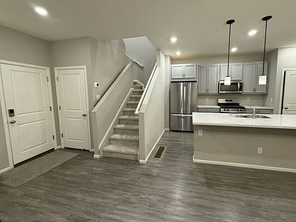 4th image of 21932 E Radcliff Cir