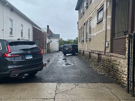 5th image of 33-35 Ash Street