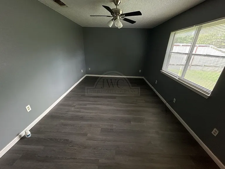 2011 Windward Dr — Photo 12