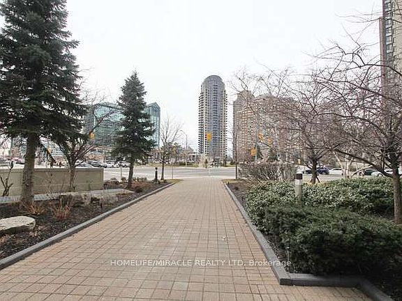 4th image of 400 Webb Dr #806