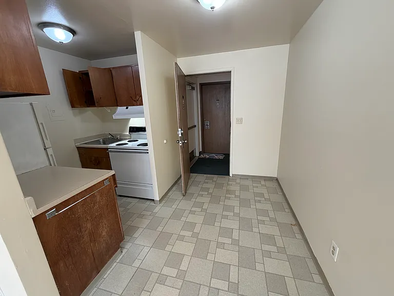 5036 15th Ave NE #NA2008 — Photo 2