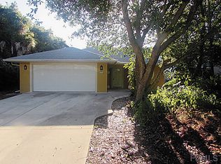 523 N 10th St, Flagler Beach, FL 32136