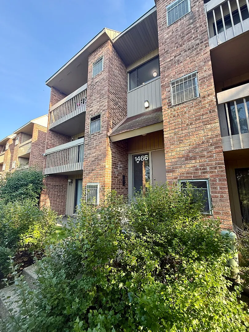 2 bed, 1100 sqft, $1,725 — Photo 1