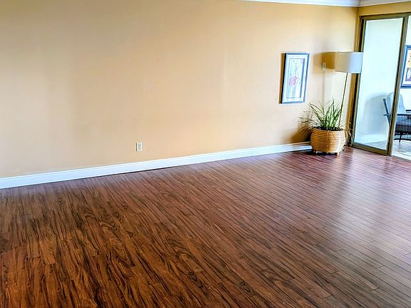 5th image of 960 Teron Rd #611