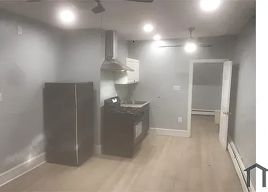 4725 Northwood St #3 — Photo 8