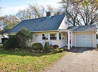 30 Guilford Rd, Port Washington, NY 11050