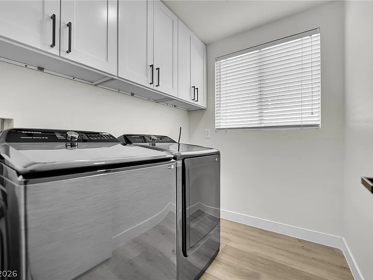 2560 Sundew Ave — Photo 4