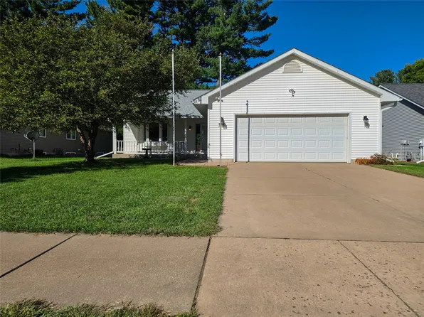 3228 Summerfield Drive, Eau Claire, WI 54701