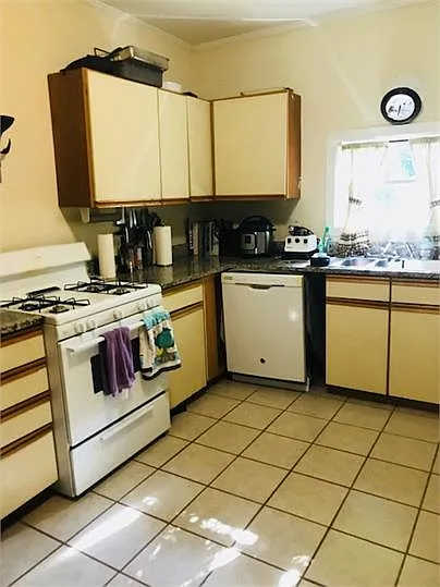1032 Curran St NW #1 — Photo 10