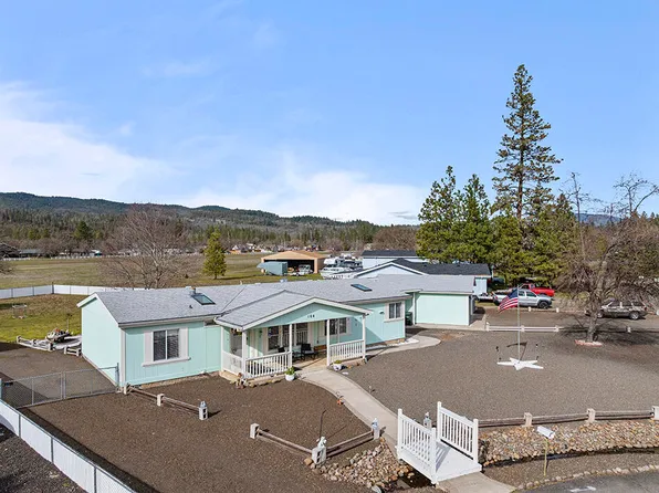 104 Hart Cir, Shady Cove, OR 97539