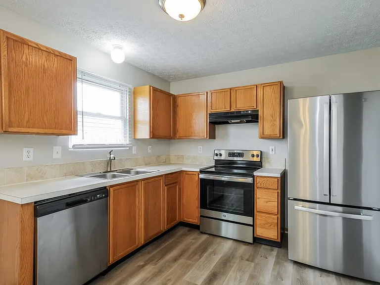 6514 Hunters Creek Blvd — Photo 8