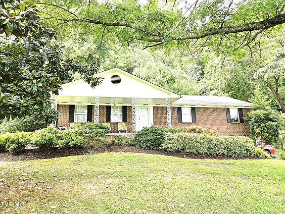 3rd image of 217 Russell Dr