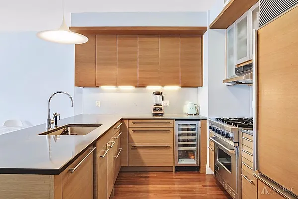 Rented by Anchor Associates | media 9