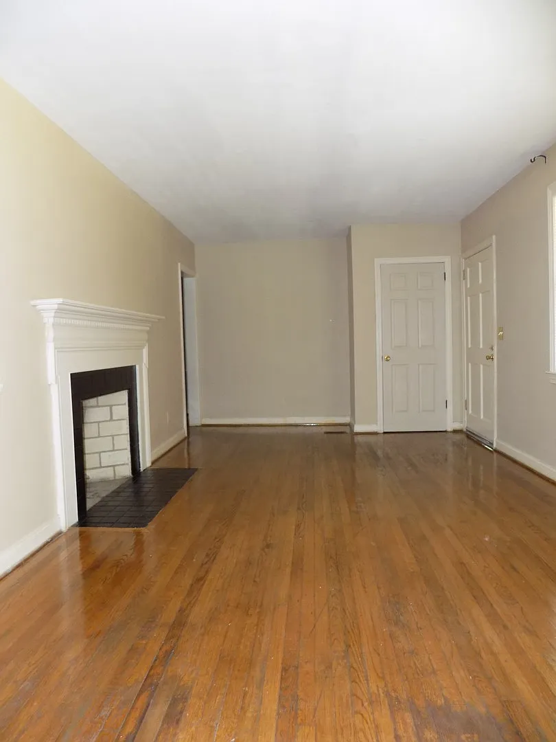 Rosewood — Photo 3