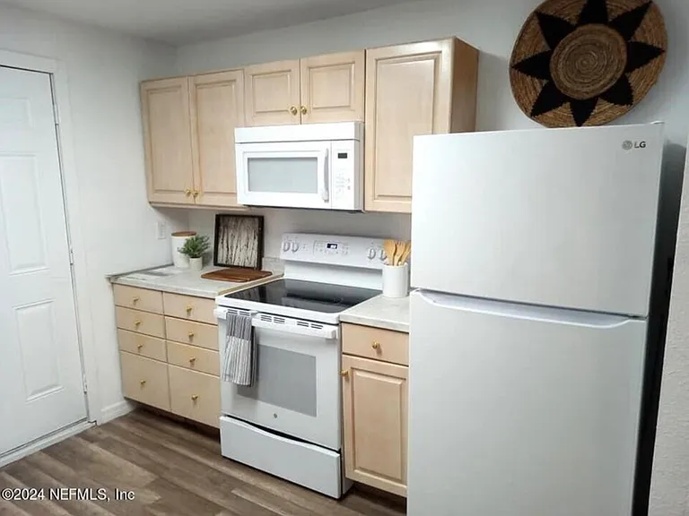 5364 Marybudd Ave — Photo 2