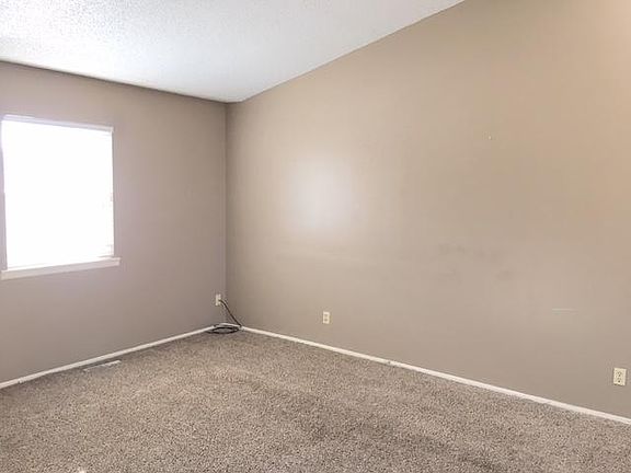 3rd image of 1733 N Westfield Ave