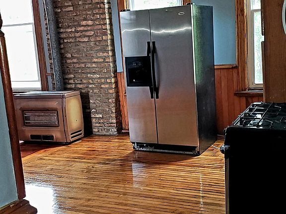 2nd image of 1500 W 19th St #205