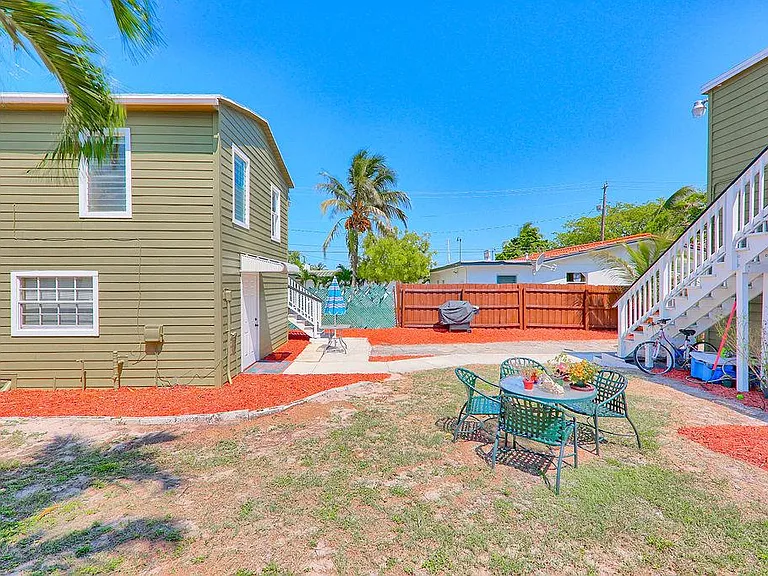 417 Mayflower Rd — Photo 11