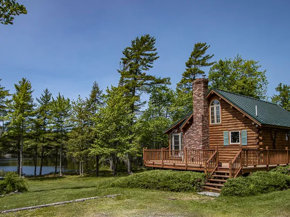 24 Farrington Drive, Holden, ME 04429