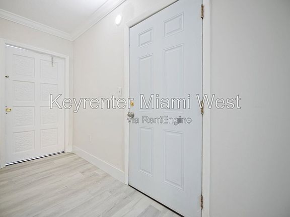 5th image of 219 NW 10th Ave #2
