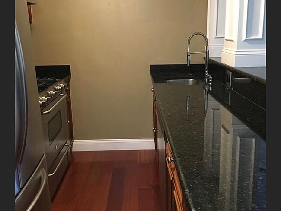 3rd image of 68K Shrewsbury Green Dr