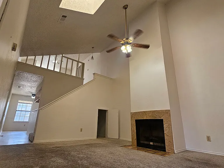 544 E Windsor Dr — Photo 7