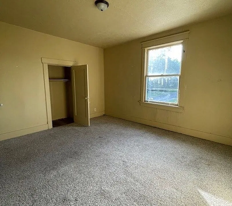 1301 Walnut St