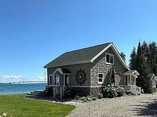 1324 Wenniway Dr, Mackinaw City, MI 49701