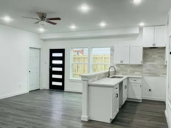 8404 De Priest St #A, Houston, TX 77088