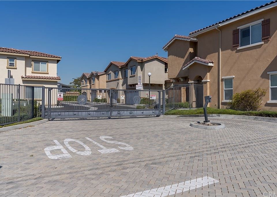 1st image of 916 S Belterra Way