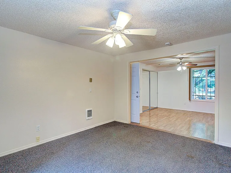 12709 NE 5th St — Photo 13
