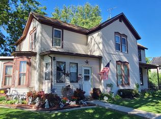 204 S 2nd Ave, Forreston, IL 61030