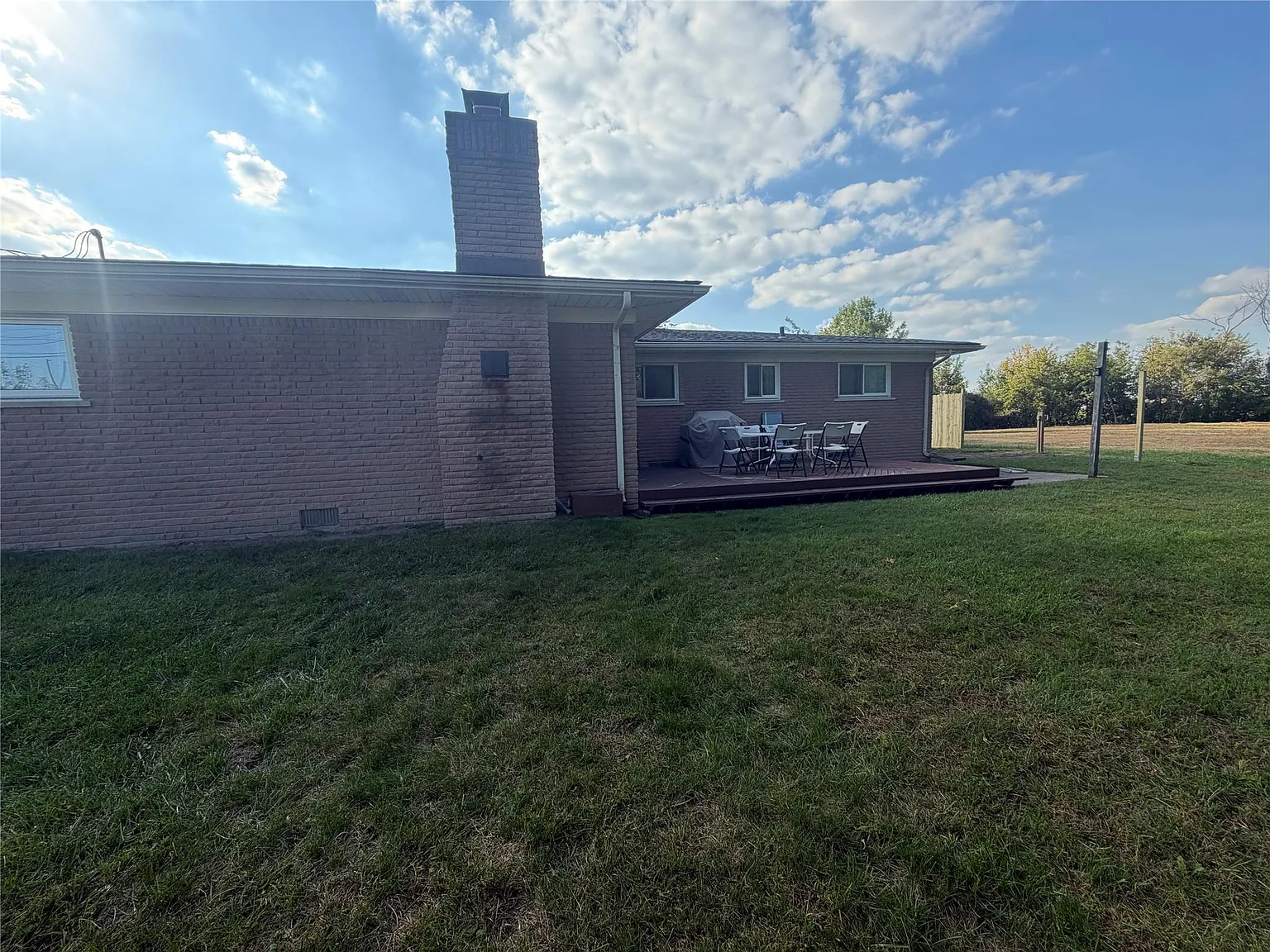 4 bed, 2.0 bath, 1919 sqft, $2,900 — Photo 2