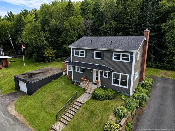 512 Riverview St, Dalhousie, NB E8C 2K7