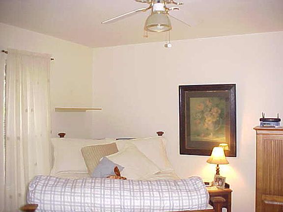 5th image of 905 Satsuma St