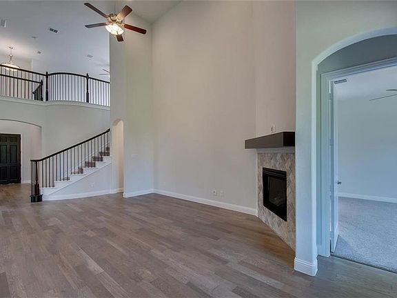 3rd image of 510 Pine Island Cir