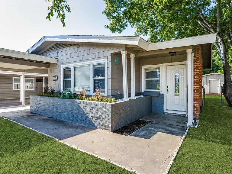 4517 Donnelly Ave — Photo 3