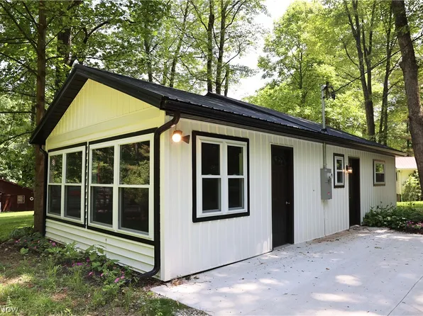 5085 Blend Dr SW, Carrollton, OH 44615