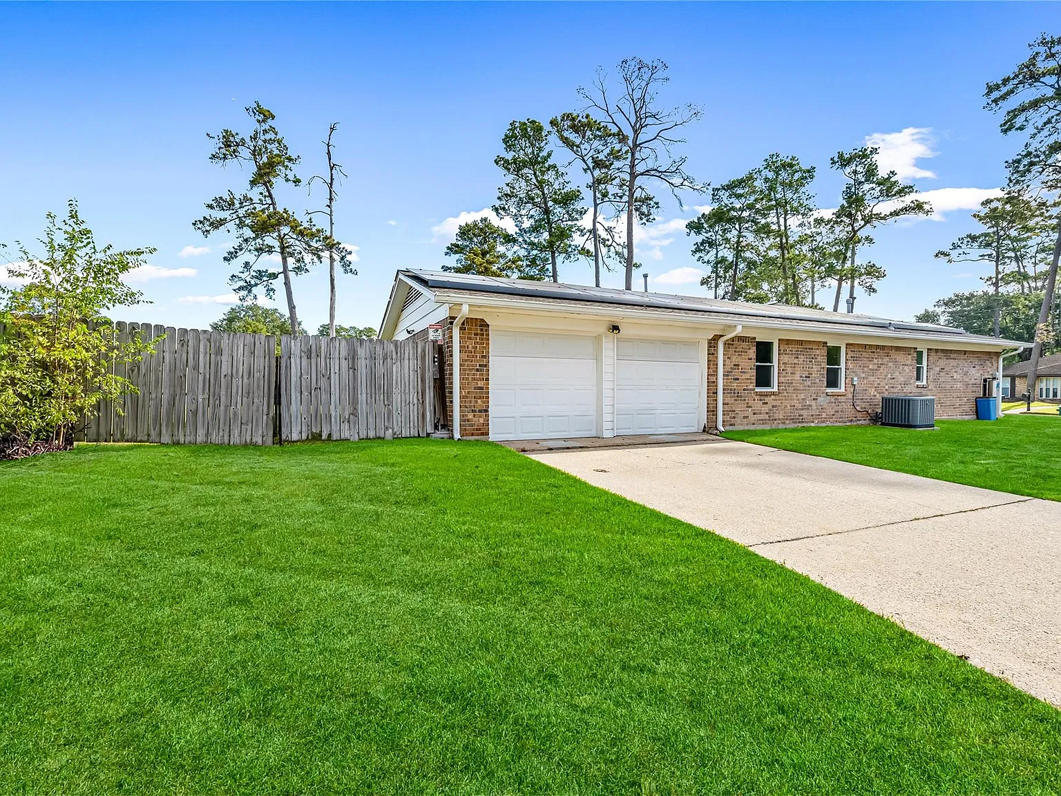 4 bed, 2.0 bath, 1857 sqft, $2,100 — Photo 4