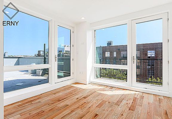 5th image of 662 E New York Ave #P