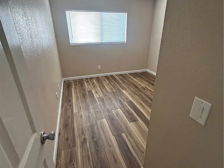 2469 W Acacia Ave — Photo 16