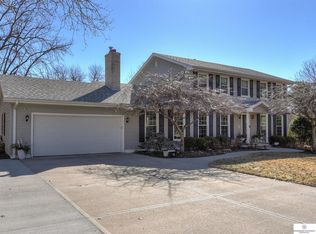 9858 Louis Dr, Omaha, NE 68114